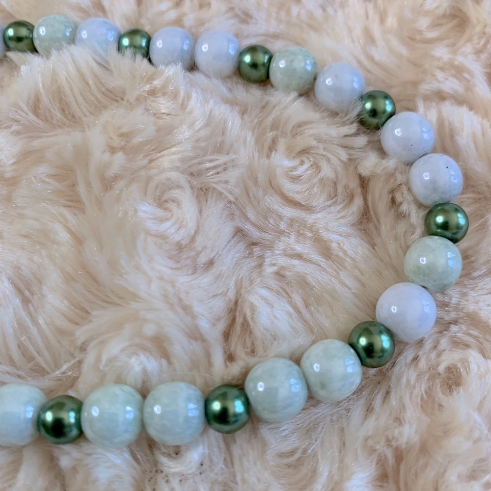 Artisan Made Jade Acrylic Bead Toggle Clasp Necklace - Picture 2 of 4